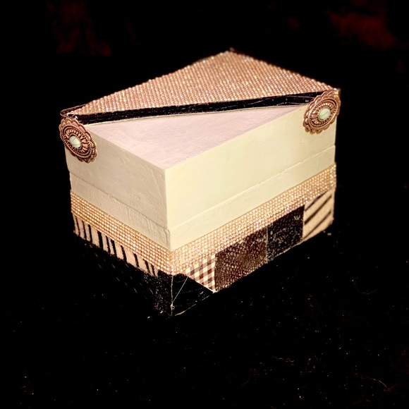 Zebra patches decor box - Picture 4 of 4